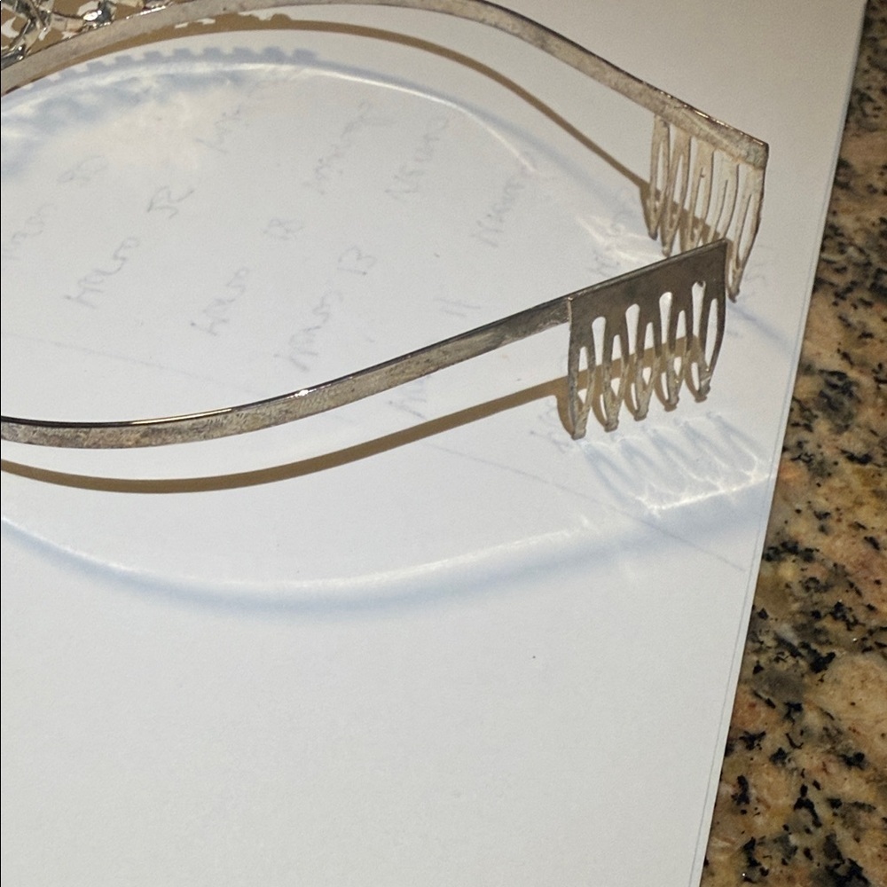 Elegant Silver Tiara - Picture 3 of 7